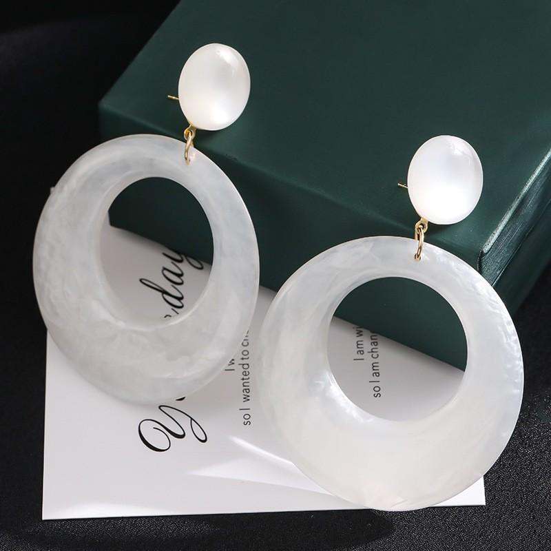 New Chinese Safety Buckle Hollow Round Earrings, High-End Female Personality Exaggerated Earrings, Fashionable Versatile Earrings