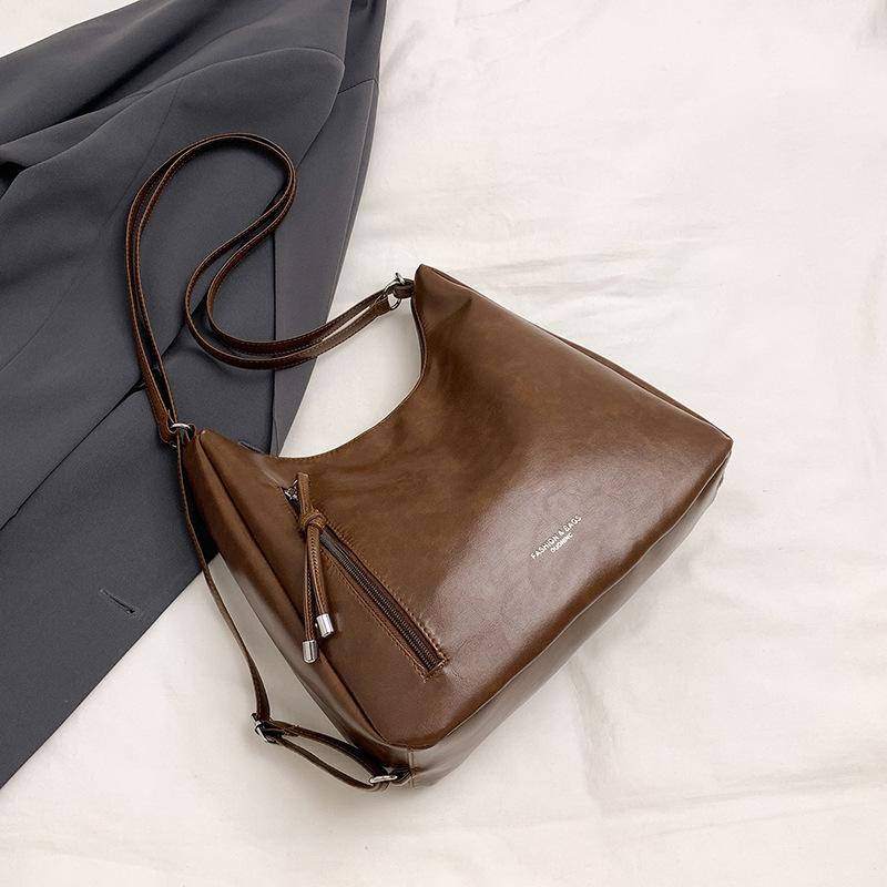 

Жіночий плечовий рюкзак 2025 новий міський рюкзак під пахву весняний популярний для студентів після занять рюкзак сумка-тоут коричневий