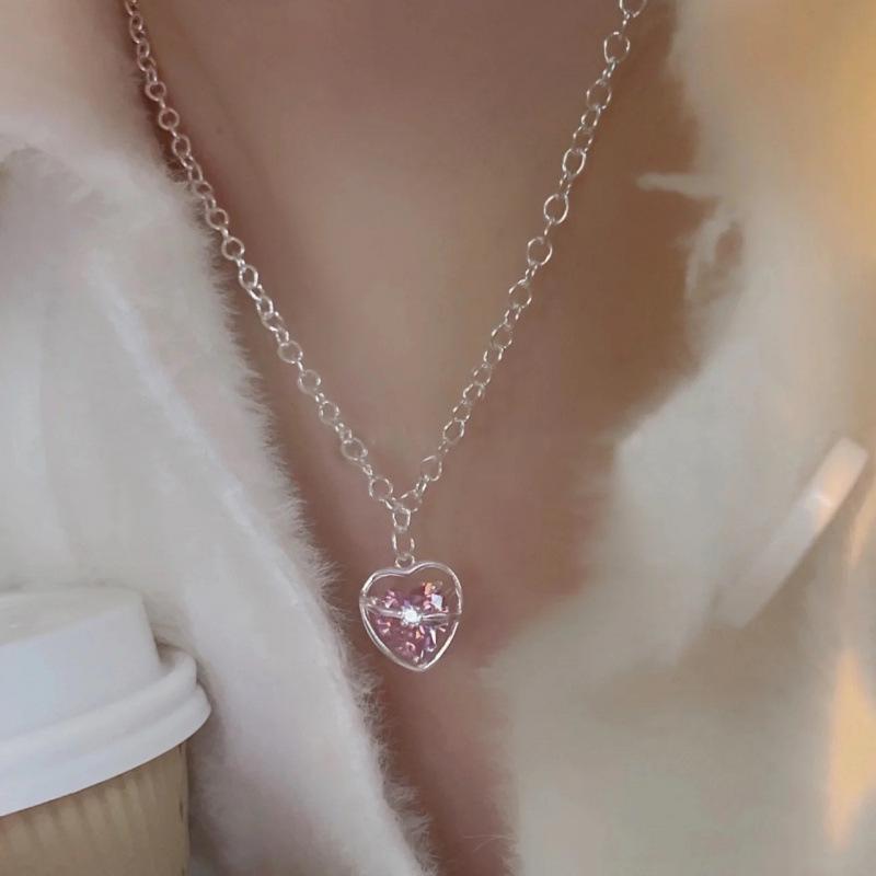 Elegant Pink Diamond Heart Necklace: Versatile Luxury Design for Women