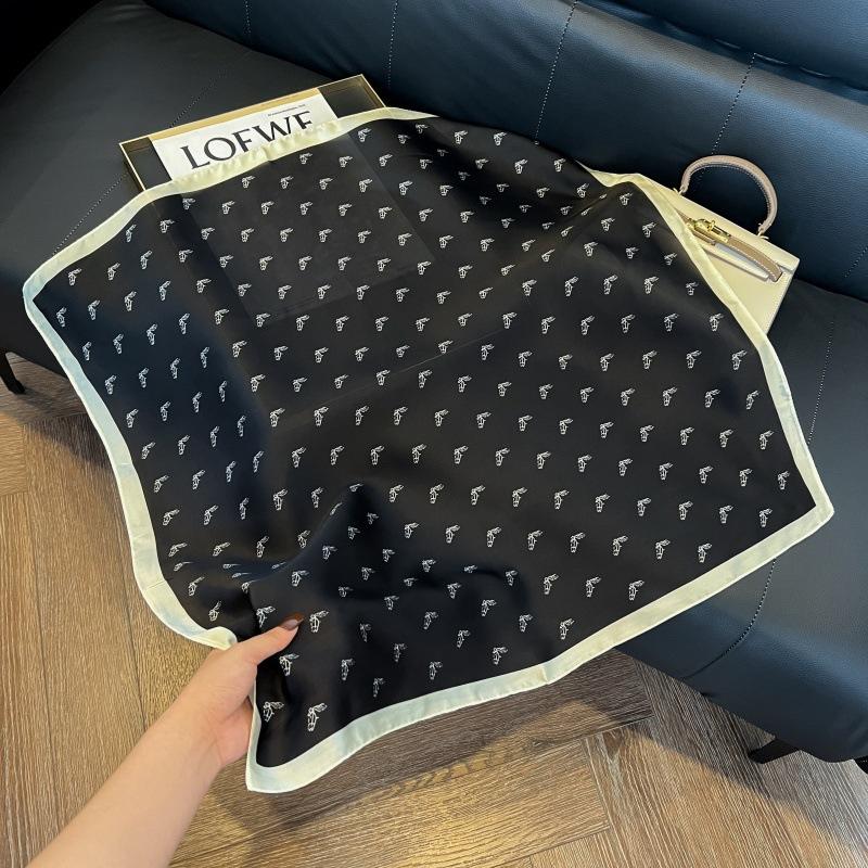 New silk scarf women's fashion versatile high-end small square scarf Korean version neck protection scarf spring and autumn retro scarf binding bag