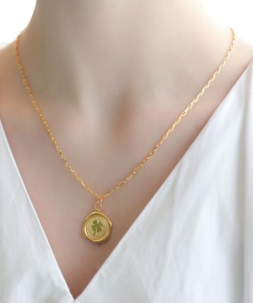 Bonbeau Lucky Clover Pendant Silver Necklace Clover Pendant Silver Clip Chain Necklace