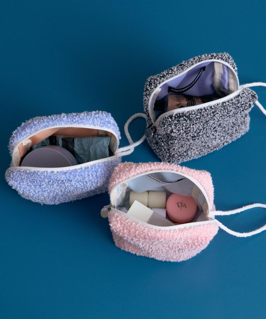 38Comeoncommon Boucle Pouch (Light Pink)