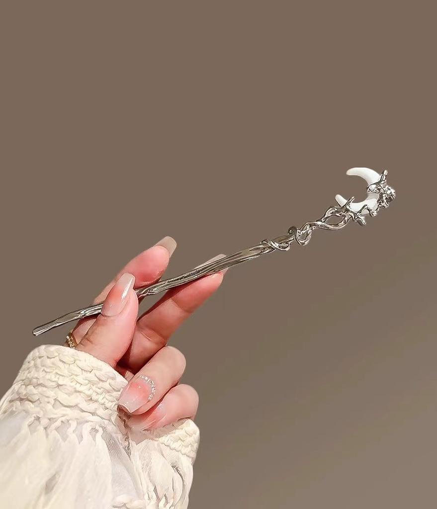 Exquisite Crescent Shaped Hairpin for Women New Chinese Style Irregular Metal Personalized Simple Versatile Hair Accessories
