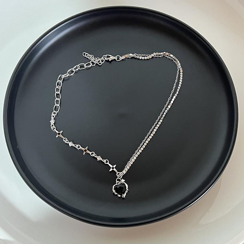 Vintage Pearl Love Butterfly Spider Pendant Choker Necklace For Men Women Gothic Hip Hop Cross Moon Chain Long Jewelry Halloween