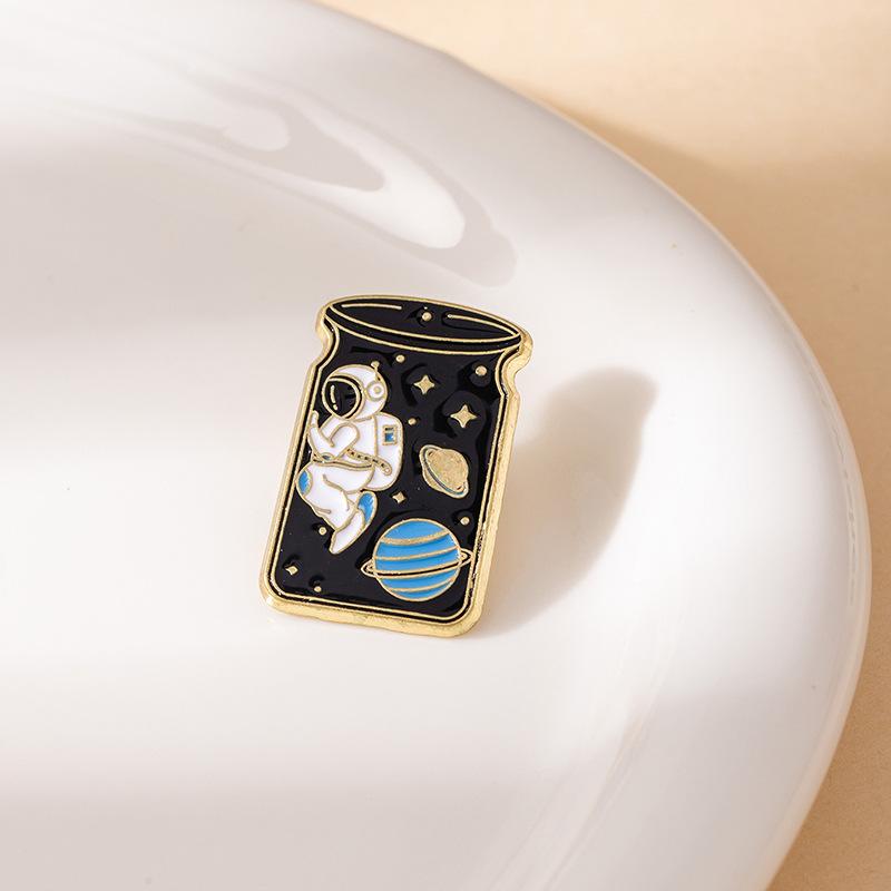 Cartoon Brooch Cool Cover Space Astronaut Series Drifting Bottle Modeling Badge Personality Medal Accessories