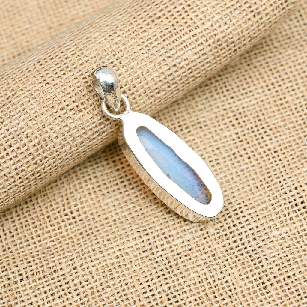 Milky Opal Gemstone Handgjorda 925 Sterling Silver Smycken Härligt hänge för kvinnor