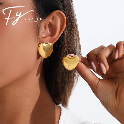 Minimalist Heart-Shaped Stainless Steel Earrings for Women – Light Luxury Style, Exaggerated Peach Heart Studs, Versatile Jewelry.