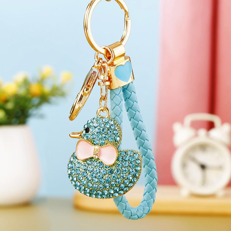 

Восхитительный синий брелок-утка со стразами, идеально подходящий для милых подарков и промоакций Blue BV Duck