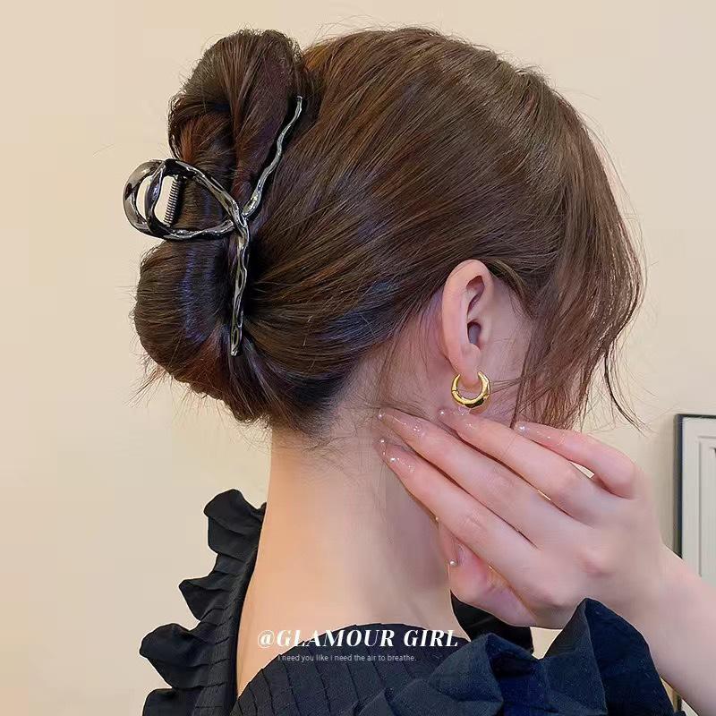 2023 Trendiger großer Metall-Klammerclip für Frauen - High-End Haaraccessoire im Haifisch-Stil