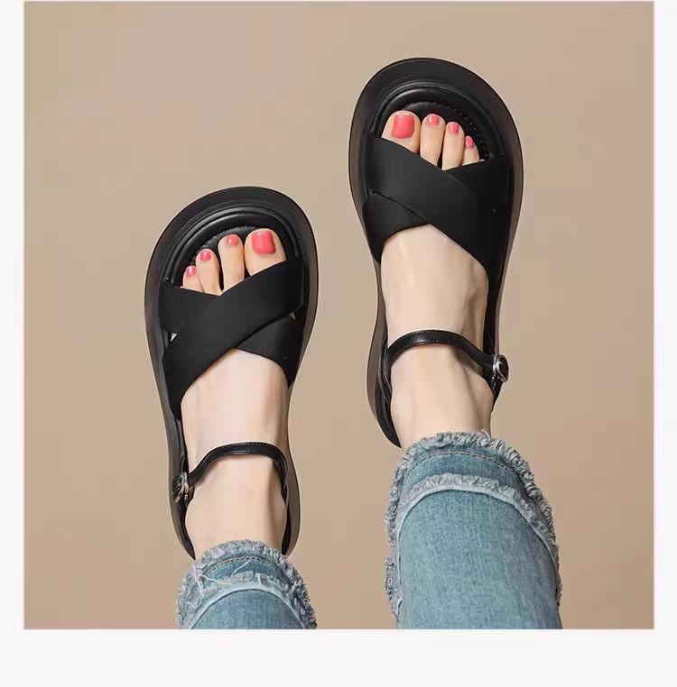 

Summer word with muffin sole sandals women s 2025 new simple fashion small muffin platform beach shoes 40 чёрный