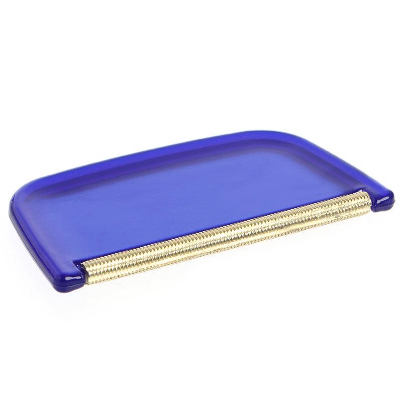 A Device for Removing Lint From Clothes