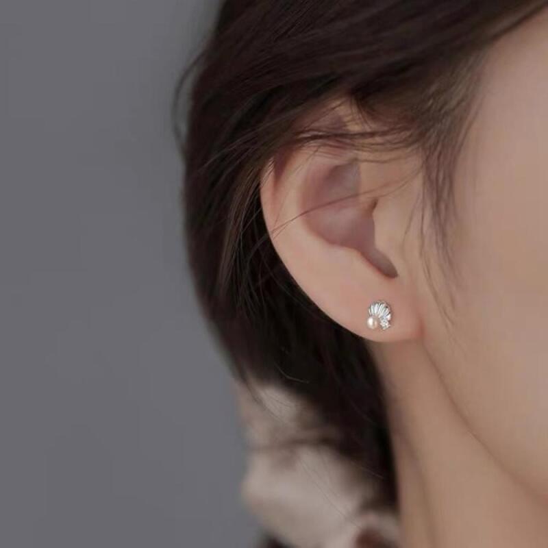 Women's Daily Feminine Sparkly Mini Earrings