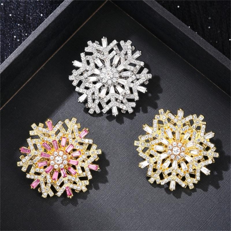 Elegant 3D Rotating Snowflake Brooch For Formal Event And Holiday Parties Crafted From Sturdy Alloy Material