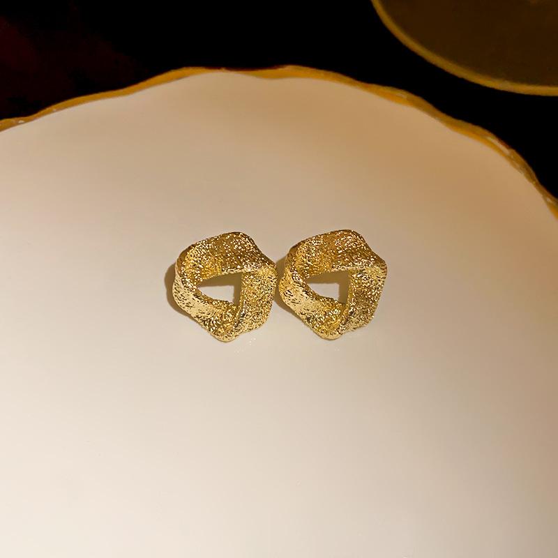 

Silver needle irregular Doudou earrings ins new versatile high-end stud earrings niche fashion temperament earrings