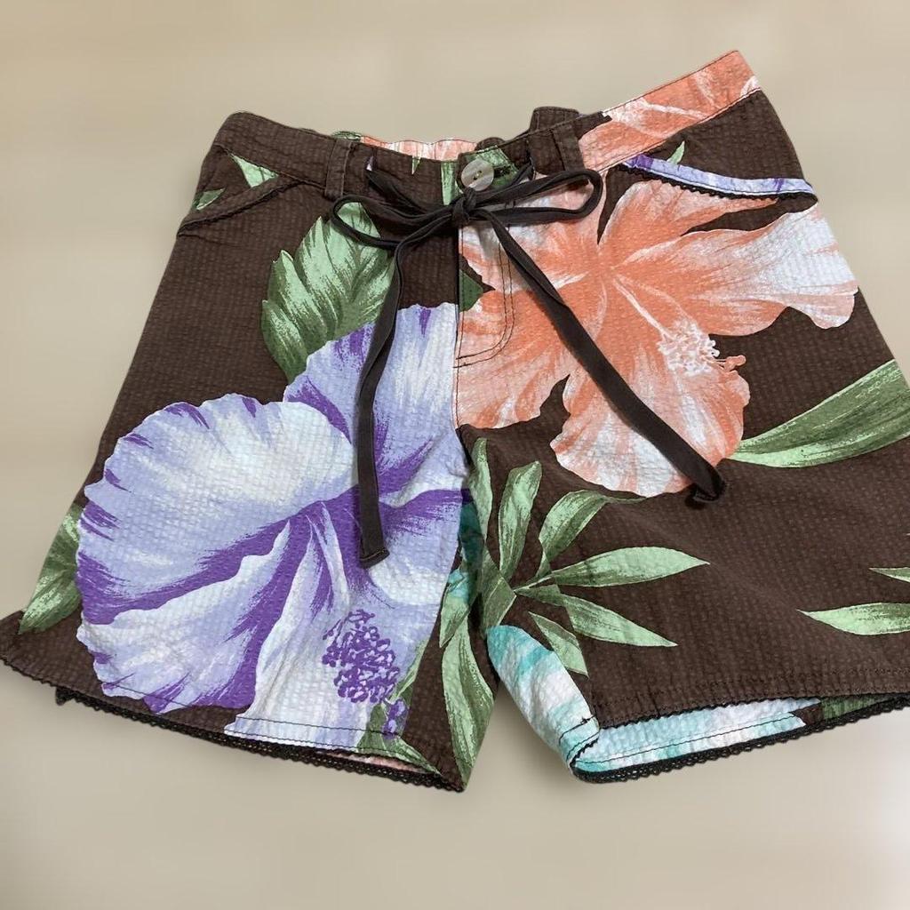 Used ALBA ROSA hibiscus pattern shorts