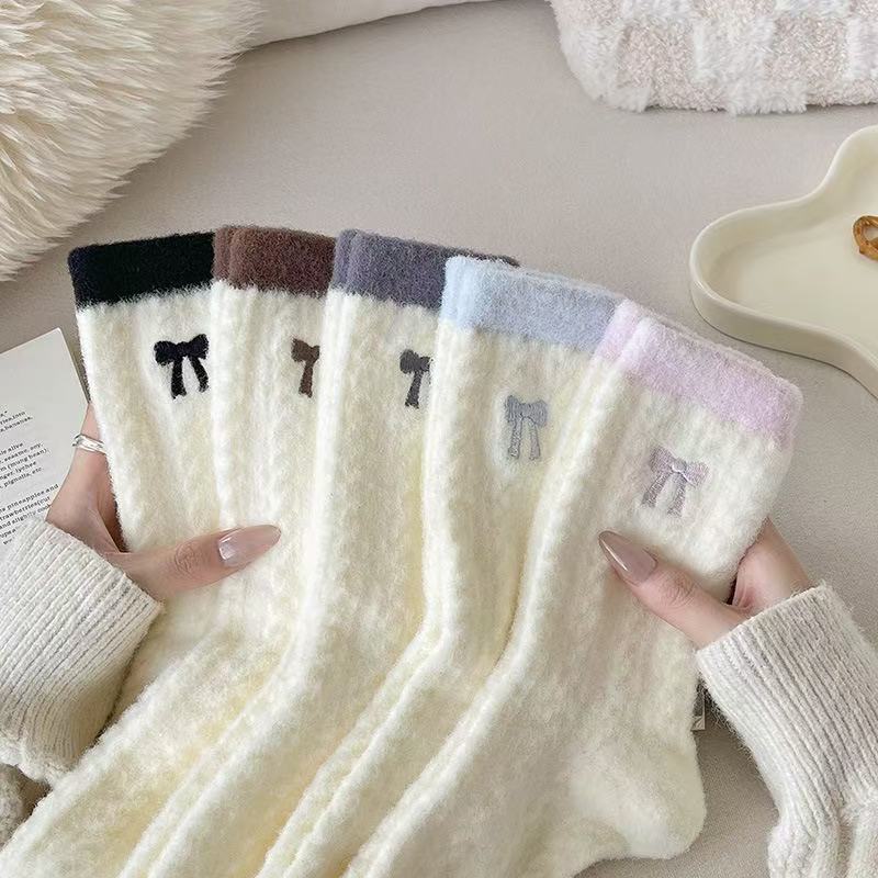 Thick Australian Fleece Women's Socks for Autumn and Winter, Winter Warmth, Color-blocked Pile Socks, Bow Embroidery, Fleece Home Socks