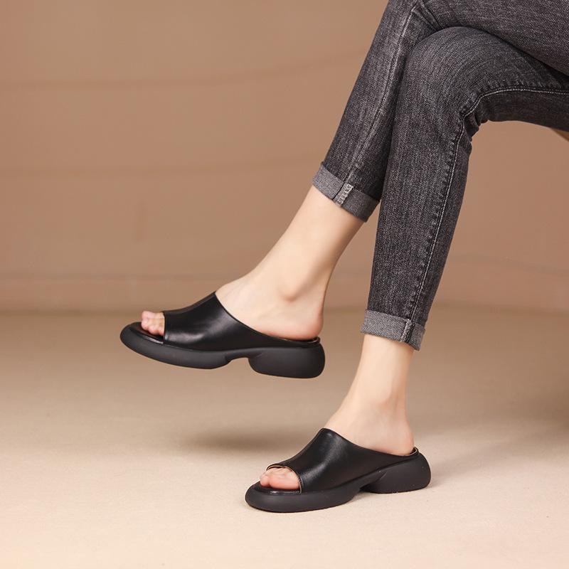 Thick-soled non-slip and comfortable one-word drag retro sandals women's soft-soled summer wear new cool slippers women's models