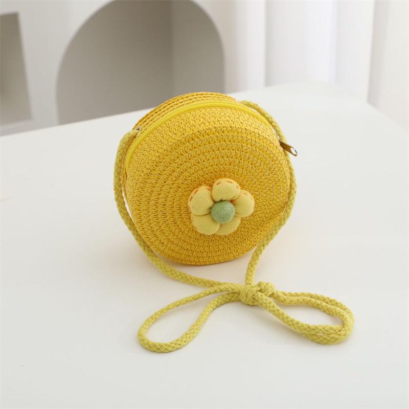 Children's Straw Woven Crossbody Bag - Small Girl's Phone and Coin Purse for Summer Outings and Seaside Trips