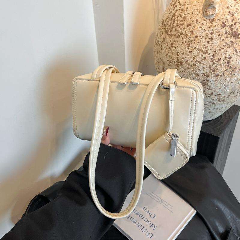 

Маленькая сумка женская новая модная универсальная на плечо подмышку сумка для通勤