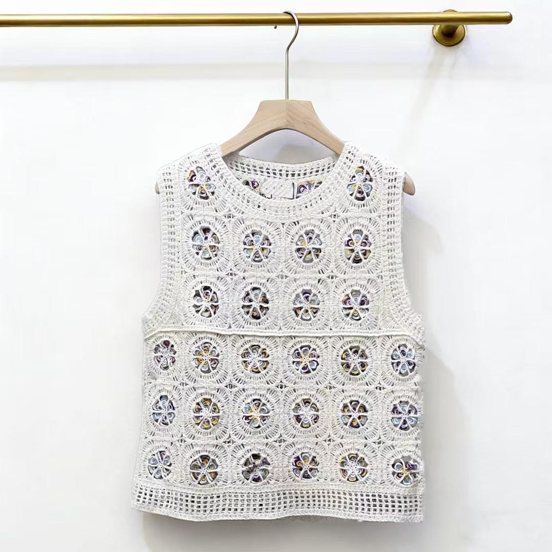 Nanyou Xiaoxiangjia 26 Early Spring Embroidered Sleeveless Vest - Hollow Round Neck Women s Outerwear Medium