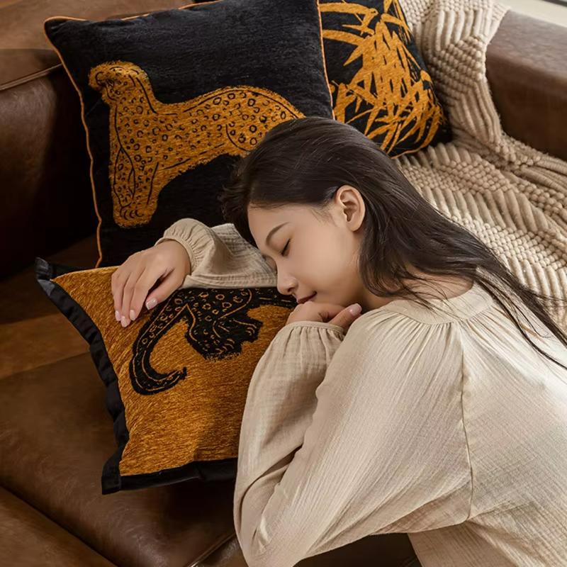 Light Luxury Pillowcases Sofa Living Room Decoration Embroidered Plush Cute Animal Bedside Backrest Waist Cushion Cover 45x45cm