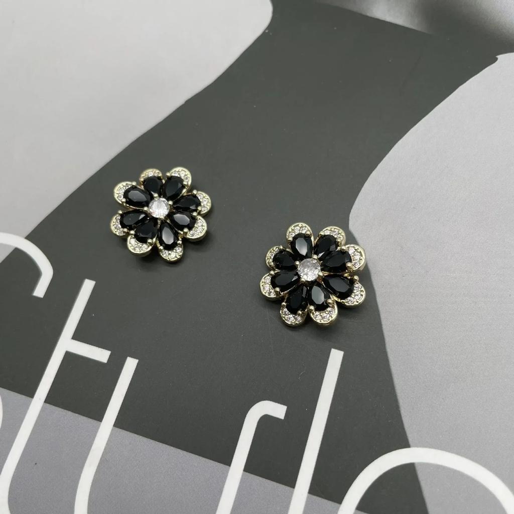 5pcs Colorful Zircon Flower Design Luxury Shank Buttons Of Clothing Elegant High Quality Shinning Rhinestone Sewing Button