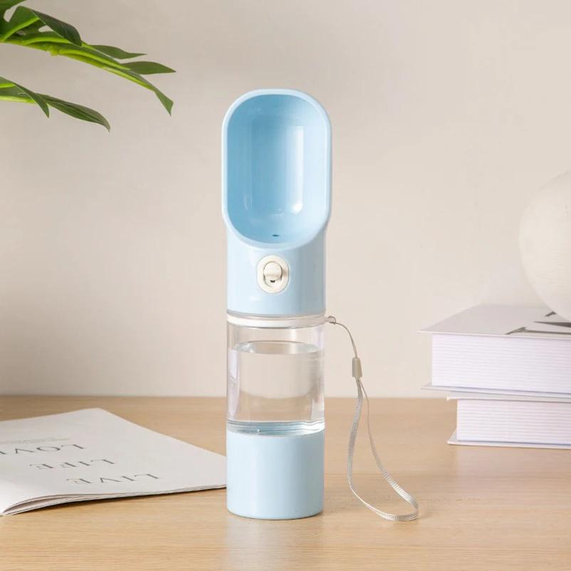 

Leak-Proof Pet Travel Water Bottle with Built-in Food Bowl Outdoor Walking Feeding Dispenser for Puppy Kitten синий