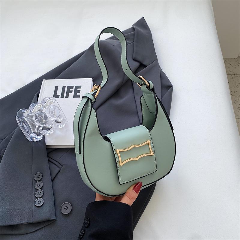 Fashionable Saddle Shoulder Bag Vintage Armpit Bag Versatile Broadband Portable Crescent Bag Metal Trim Large Capacity