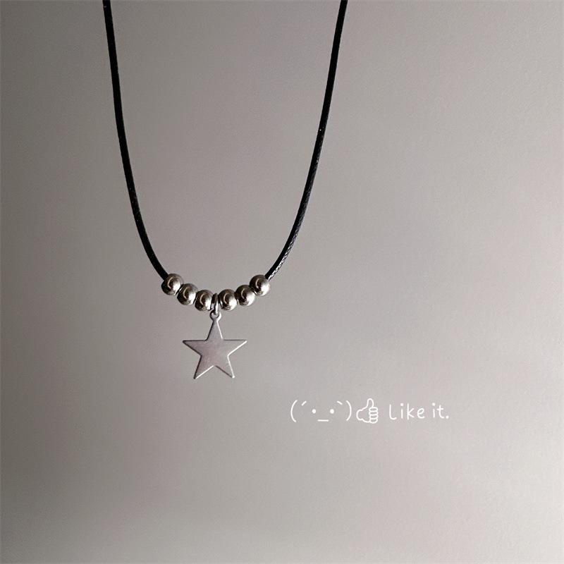 Damen Schwarzes Lederkordel-Halsband mit Perlenstern & Titanstahl-Schlüsselbeinkette