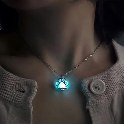 Naszyjnik ze świecącym na Halloween wisiorkiem dla kobiet, fluorescencyjny naszyjnik ze stopu z odciskiem psa
