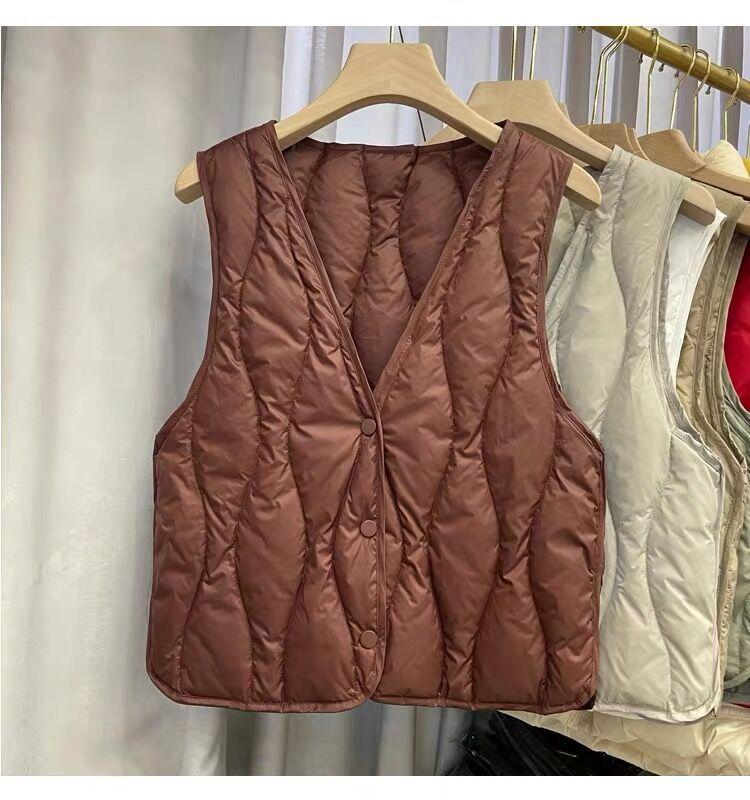 Light and thin V-neck down vest women's short model, new white duck down with bottom vest, rhombus tide.
