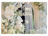 Weiße Blumendekoration für Hochzeiten Künstliche Straußornamente und Bogen-Requisiten
