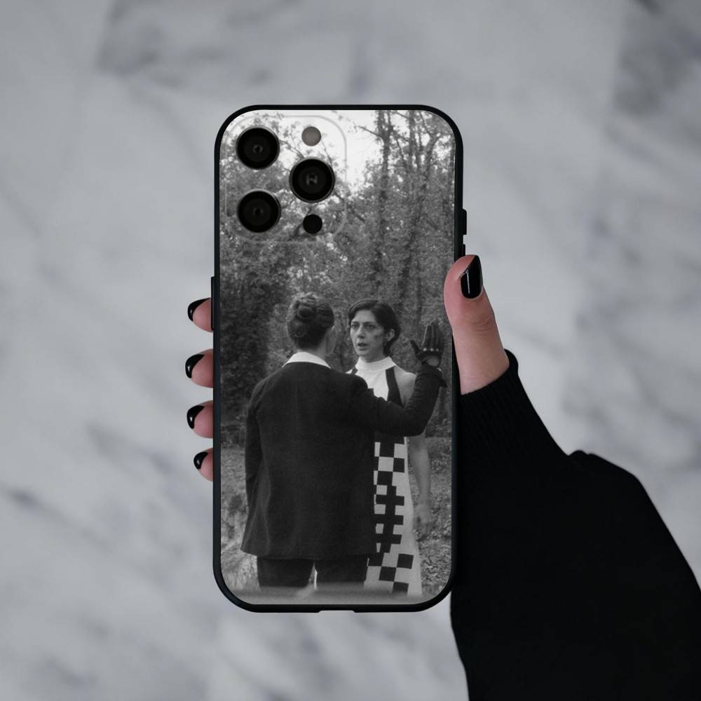 Deux personnes echangeant de la salive Phone Case For iPhone 17pro,16,15,14,13,12,11 Plus,Pro Max,XS,Soft Silicone Black Cover