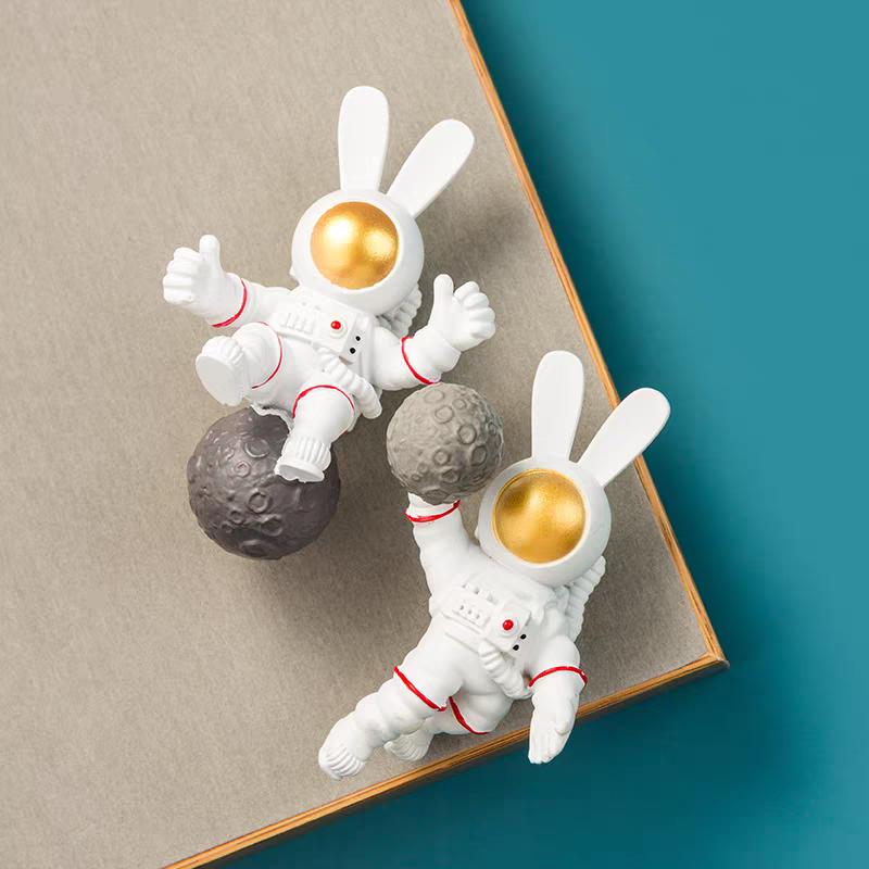 Space Astronaut Refrigerator Stickers Long-eared Rabbit 3D Doll Magnet Magnet Refrigerator Decoration Po Wall Gift