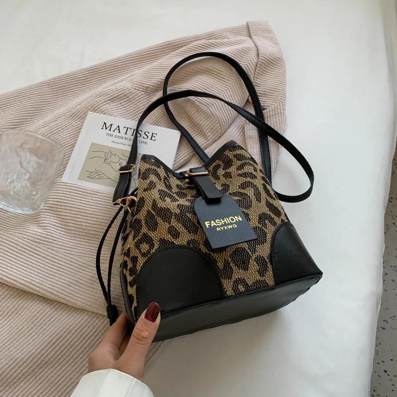 Retro Minimalist Crossbody Bag, Commuting Banquet Women's Bag, Fashi and Versatile Leopard Print Spliced Leather Shoulder Bags