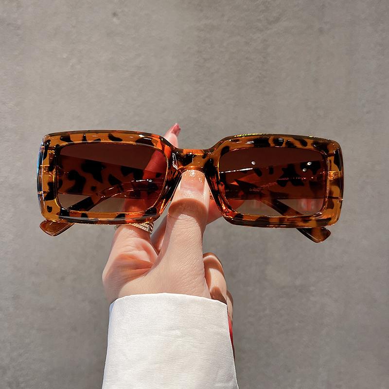 Retro Rectangle Sunglasses Women Fashion Square Gradient Candy Color Shades Sun Glasses Brand Design UV400 Female Eyewear