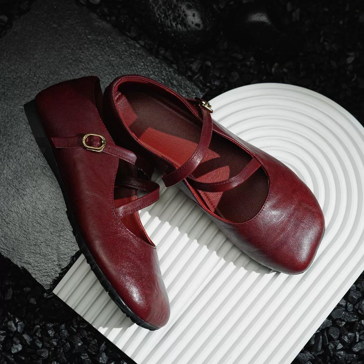 

French retro burgundy comfortable flat Mary Jane shoes women s soft leather soft sole one-word buckle with small square head beanie shoes 35 бордовый