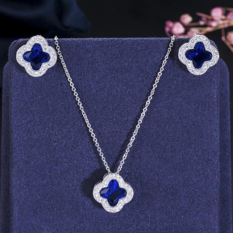 Micro-Set Zircon Pendant, Four-Leaf Clover Necklace, Lucky Grass Necklace, Stud Earrings.