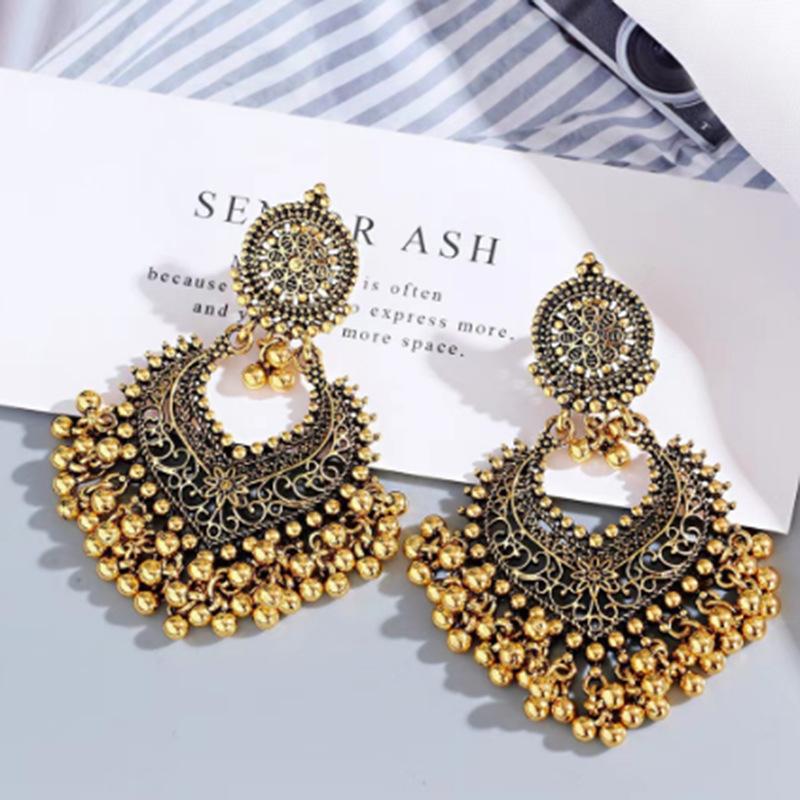 

Retro Ethnic Style Rice Beads Tassel Bohemian Simple Women Earrings білий