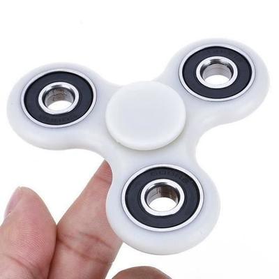 STOEX® Fidget Spinner - Tri-Spinner Fidget Toy - Hand Spinner - Ultra Szybkie Łożyska - Fidget Spinner Dziecięcy - Dorosły Biały