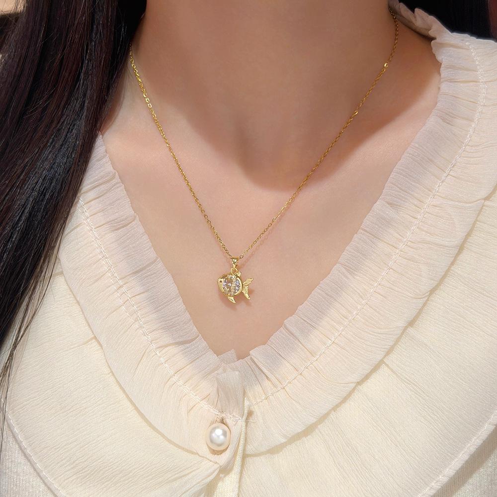 Fashion Goldfish Pendant Titanium Steel Necklace Women Delicate Zircon Clavicle Chain