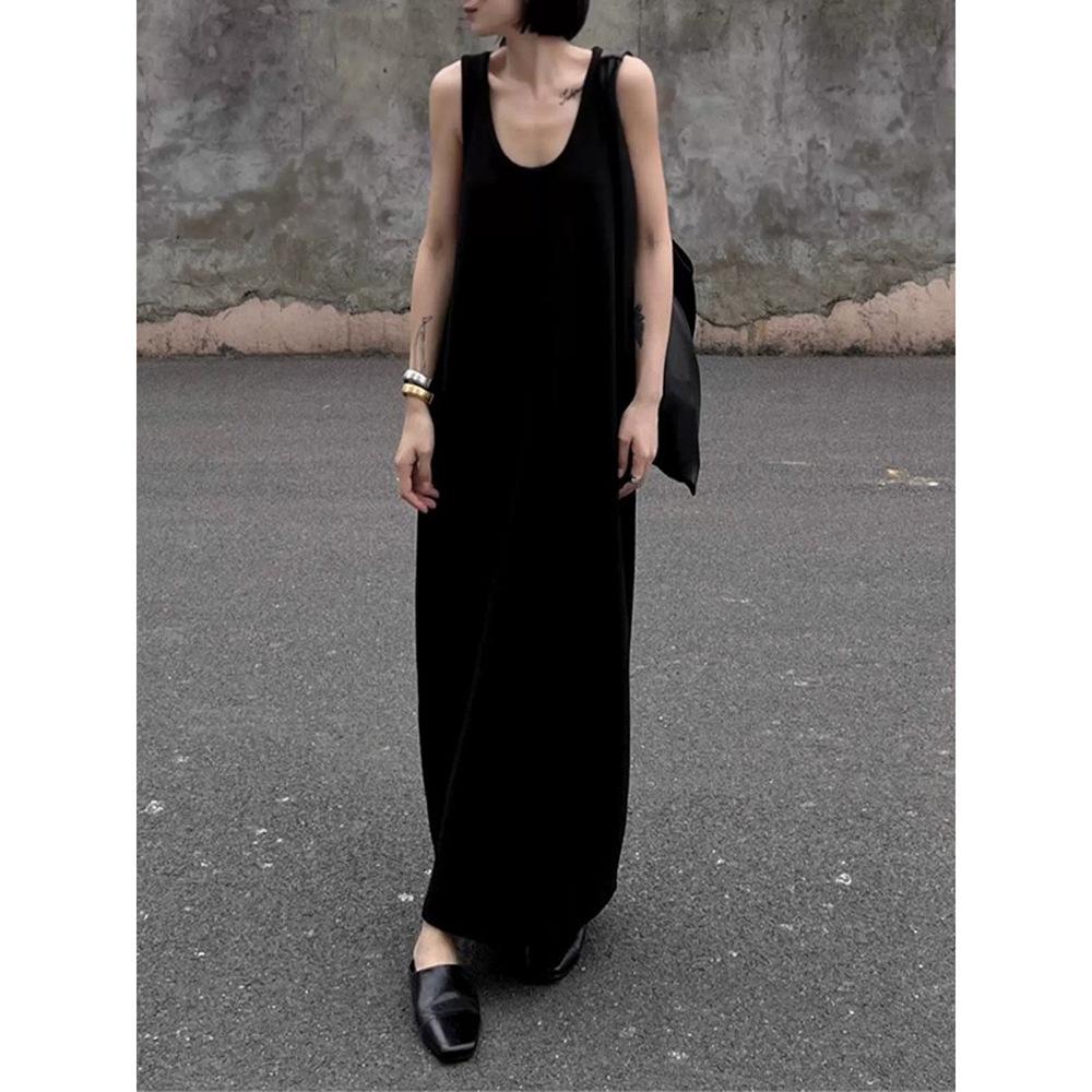 Big U-neck sleeveless vest knitted dress women's long minimalist high-end loose and thin seaside vacation dress