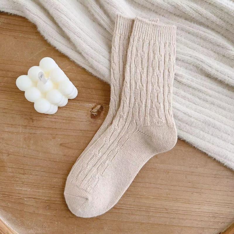 Women's Autumn and Winter Warm, Soft and Pure Color Wool Socks, Retro Thickened Twisted Medium Long Tube Pile Socks, Wool Socks