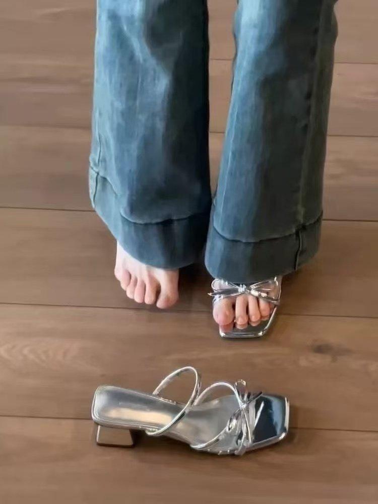 

High heels women s outer wear 2025 summer new versatile niche French fashion bow thick heel slippers women s sandals 42