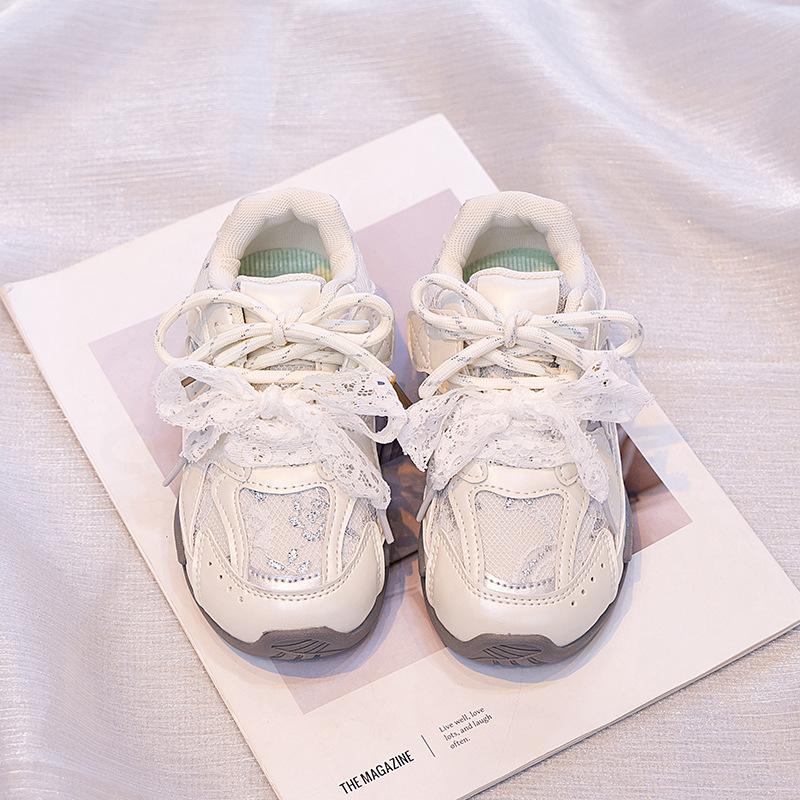 

Girls Solid Color Sneakers2026Spring and summer star-patterned mesh casual shoes for children with lace and bow accents running shoes 26-31Code one hand6Double бежевий