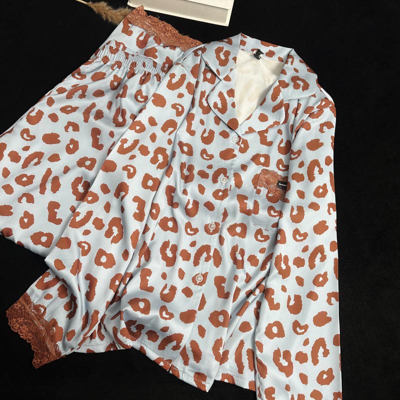 Yase  Cute Leopard Girl  Ice Silk Long Sleeve Pajamas - High-Grade Sweet Leopard Print for Women, Perfect for Spring and Autumn. L