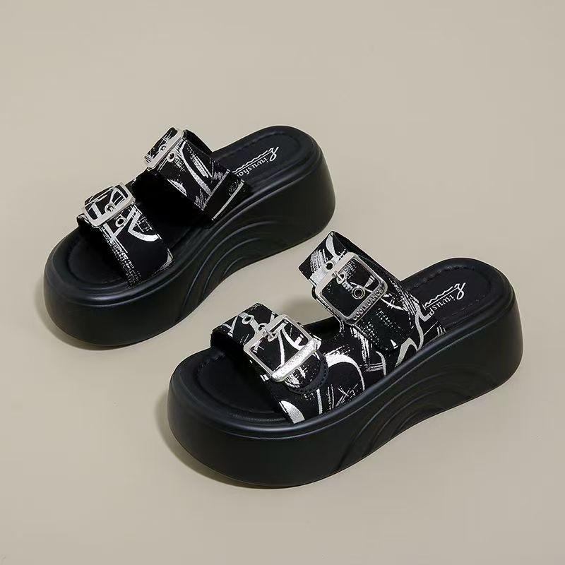 Premium thick-soled slippers women's summer outer wear 2025 new small height-increasing cool slippers seaside beach sandals