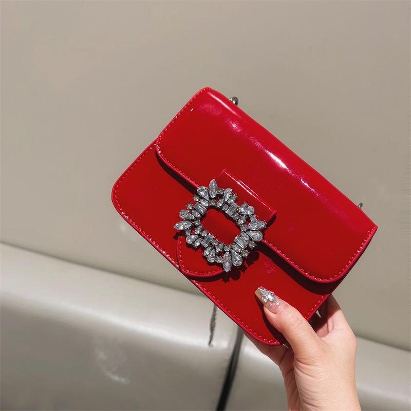 

Популярная сумка 2025 весна новая женская сумка бриллиантовая сумка через плечо лакированная глянцевая сумка-мессенджер тренд бордовый