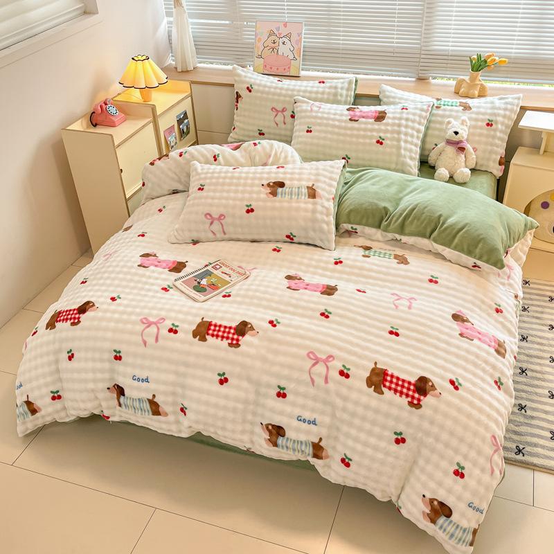 Light luxury thickened milk fleece four-piece set imitation rabbit fleece carved quilt cover high-end bed sheet household warm bedding three-piece set