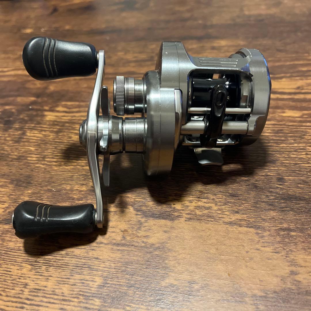 Used SHIMANO CALCUTTA CONQUEST DC 200HG Right-handed